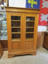 ARMOIRE / VITRINE EPOQUE 1980/90 DE STYLE LOUIS-PHILIPPE EN CHENE BLOND