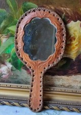ANCIEN FACE À MAIN MIROIR EN CUIR DÉCOR MOULIN 28,5 CM