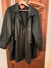 TRES BEAU MANTEAU 3/4 cuir