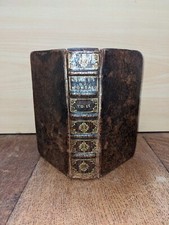 livre ancien-Les essais de Michel De Montaigne   Tome 2 - 1669