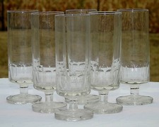 Service de 6 flûtes à champagne en verre soufflé taillé. Début Xxe s.