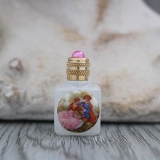 3.6 cm de haut, Miniature de parfum vide, scène galante Fragonard, flacon vide