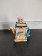 Pilulier en porcelaine en forme de théière maison