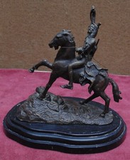 MAGNIFIQUE ANCIEN cavalier et cheval en bronze signé Frédéric Remington