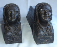 Ancienne Paire de Chenets en Fonte, Tête de Femme avec Coiffe, France vers 1890