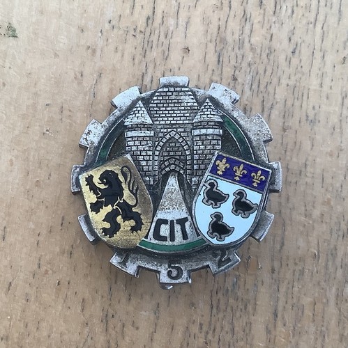 Insigne metal 152 - 152, centre