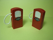 2  POMPES  A  ESSENCE  SATAN