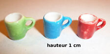 lot de trois tasses,mugs, miniature,maison de poupée,vaisselle, vitrine  *CL10
