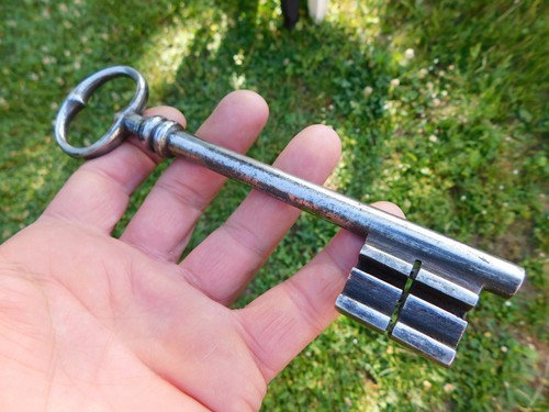 2cm ancienne grande clef - ancienne,