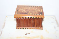 Ancienne boîte en bois à