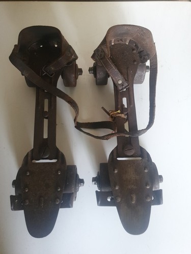 Anciens patins roulettes - anciens,