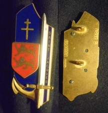 INSIGNE MILITAIRE –