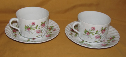 Lot tasses déjeuners à - 2,