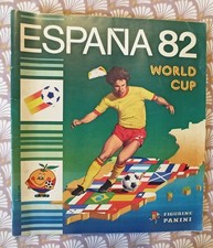 ALBUM PANINI FOOTBALL 82  incomplet 53 vignettes présentes sur 427 album propre