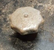 * bouchon de reservoir