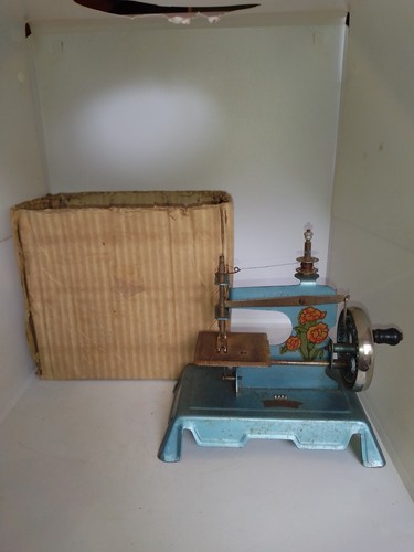 Ancien jouet machine coudre - jouet, a