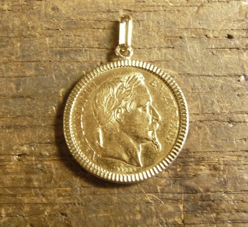 Pendentif porte pièce ciselé - pendentif, porte-pièce