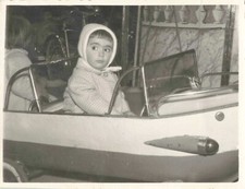 ANCIENNE PHOTO NOIR/BLANC ESPAGNE LERIDA ENFANT MANEGE AVION FETE FORRAINE