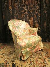 ancien large fauteuil chauffeuse type crapaud entierement refait a neuf 