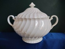 PORCELAINE ANGLAISE. JOHNSON