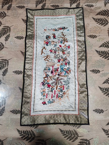 Ancienne broderie sur soie - ancienne,