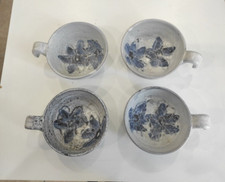 4 tasses Signé CAMOS