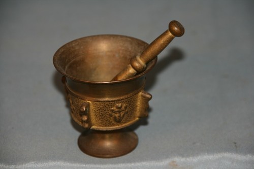 Petit mortier ancien bronze - en,