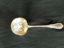 Saupoudreuse en argent massif