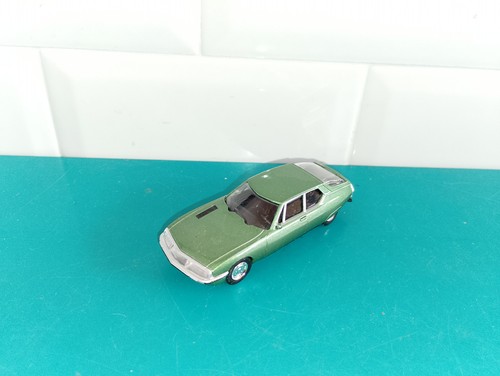 2710242 voiture miniature - voiture,