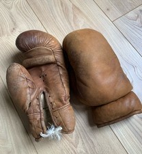 Ancienne paire de gants de