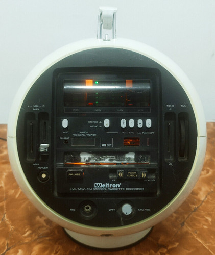 Vintage white weltron model - white,