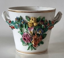 PORCELAINE de PARIS JACOB PETIT CACHE-POT FLEURS POLYCHROMES en RELIEF 1830