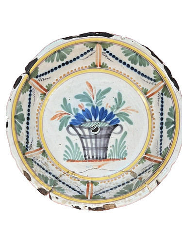 Plat faience xviiiie rouen - en,