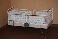 Lit valise  (pliant) couleur beige enfant