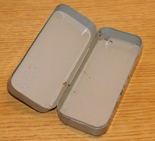 vintage BOITE en métal