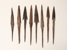 8 Pointes de Flèches de chasse en métal forgé diverses provenances et époques