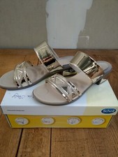 paire de sandales gold scholl