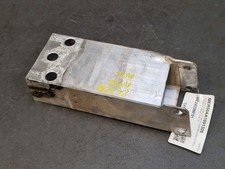 Support  avant droit pour traverse pare choc Mercedes Classe A III - A2466200195