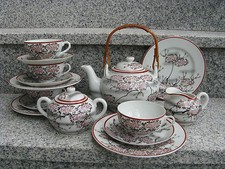 SERVICE à THE 4 PERSONNES PORCELAINE JAPONAISE FLEURS