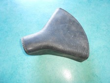 Dessus selle noir - de,