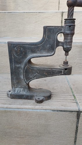Ancien emboutisseur - , de