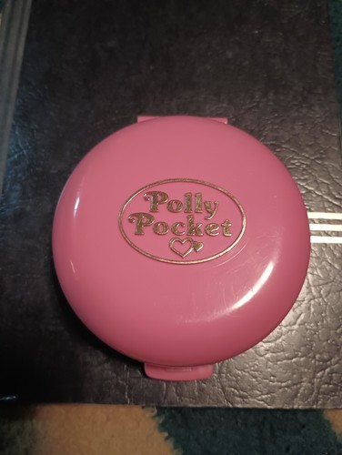 1989 polly pocket vet hospital - polly,