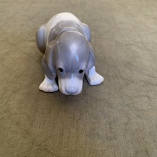 Chiot figurine Beagle de style Lladro, décor en porcelaine Blanc Et Gris