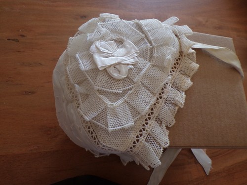 Beau bonnet ancien avec - ancien,