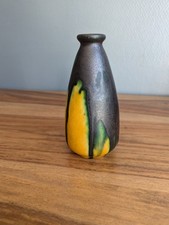 Petit vase Art Déco signé