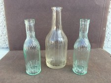 Anciennes petites bouteilles /