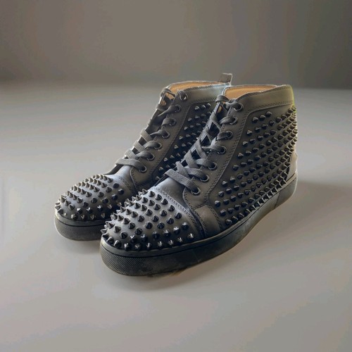 Chaussure clouté gothique