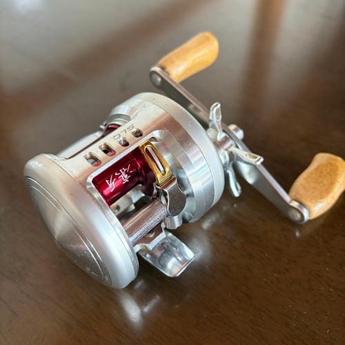 Moulinet gauche daiwa - moulinet,