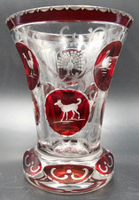 Vase en Cristal blanc et Overlay rouge, riche Décor taillé à la Roue, signé MPB