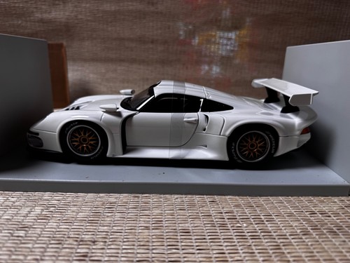 Porsche 911 gt1 1996 - gt1, ut